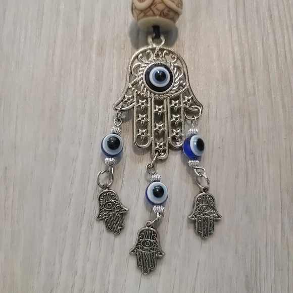 Evil Eye Hamsa Keychain - Picture 2 of 5
